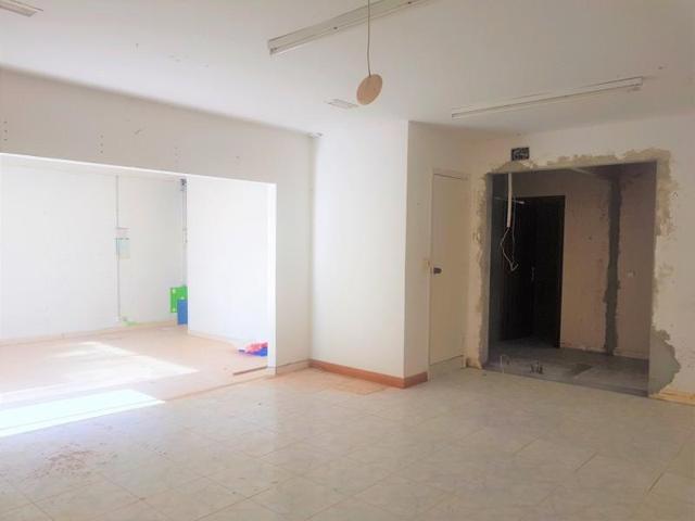 Local comercial en alquiler en Cambre, Barcala photo 0