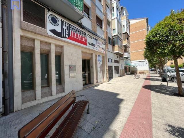 Local comercial en alquiler en Tudela, Avenida Santa Ana photo 0