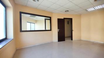 Oficina en alquiler en Rubí, Centre photo 0