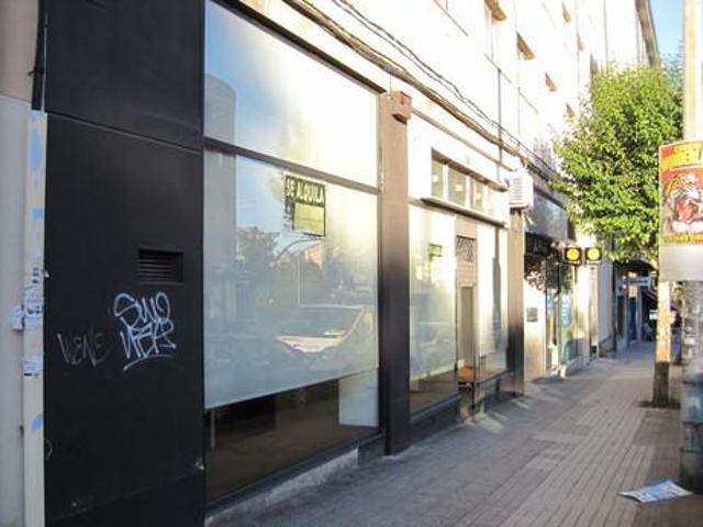 Local comercial en alquiler en Santiago de Compostela, PONTEPEDRIÑA photo 0