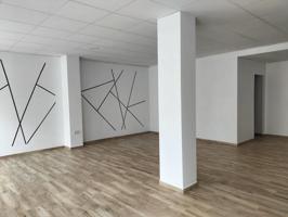 Local comercial en alquiler en Puerto Real, Miramar photo 0