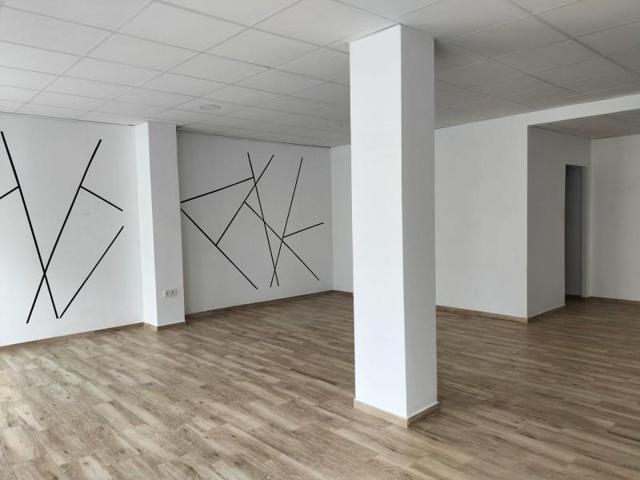 Local comercial en alquiler en Puerto Real, Miramar photo 0