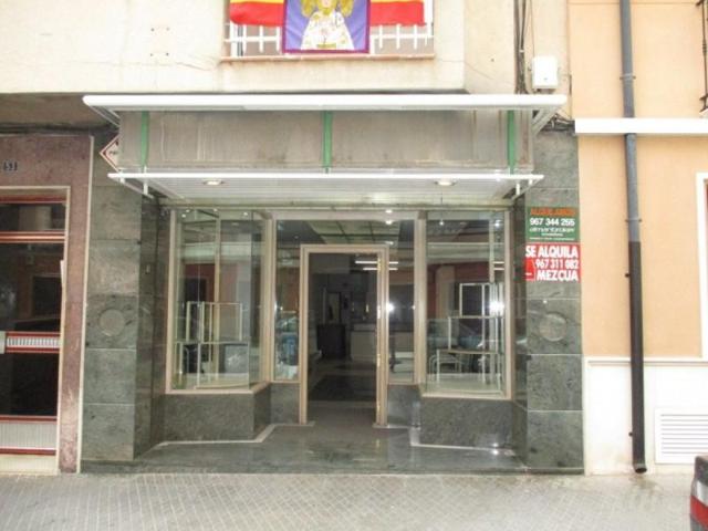 Local comercial en alquiler en Almansa, San Roque photo 0