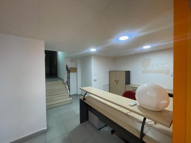 Oficina en alquiler en Mataró, Centre photo 0