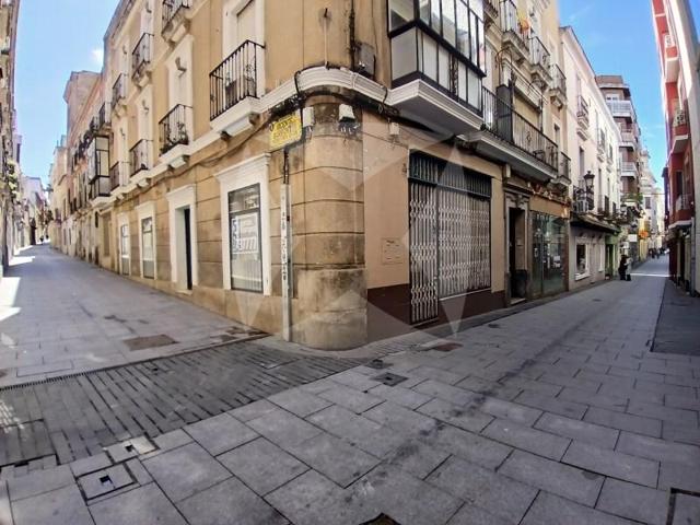 Local comercial en alquiler en Badajoz photo 0
