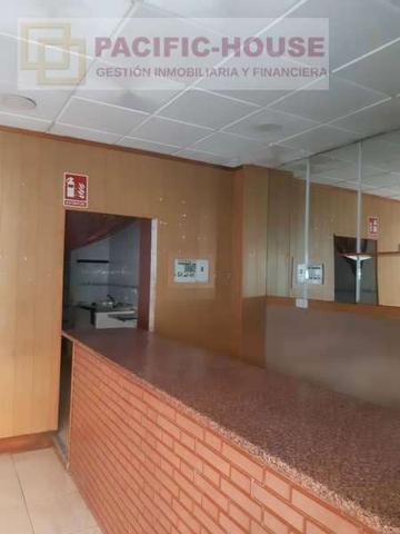 Local comercial en alquiler en Valencia, Campanar photo 0