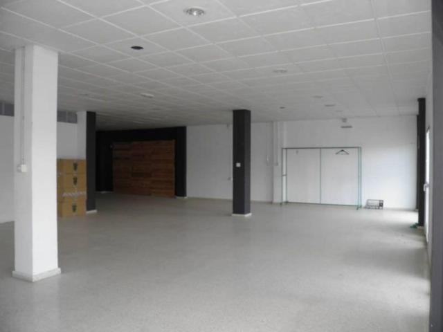 Local comercial en alquiler en Loja, Barrio San Antonio photo 0