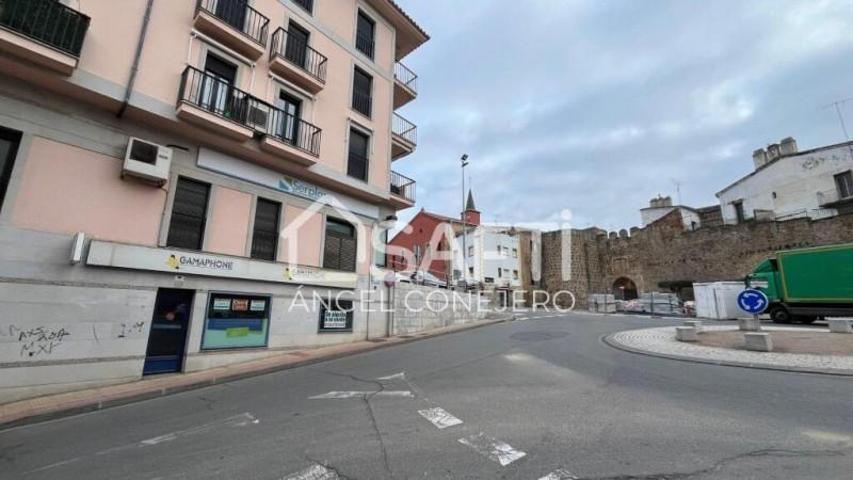 Local comercial en alquiler en Plasencia photo 0