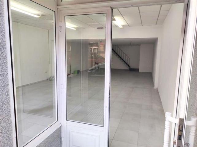 Local comercial en alquiler en Tui photo 0