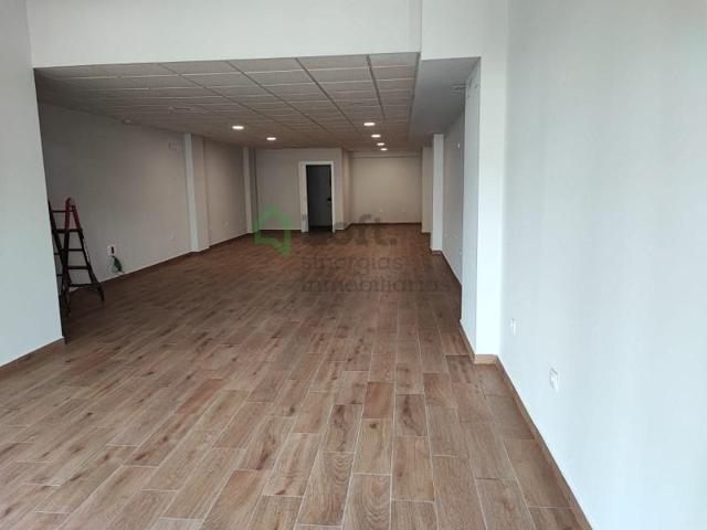 Local comercial en alquiler en Badajoz photo 0