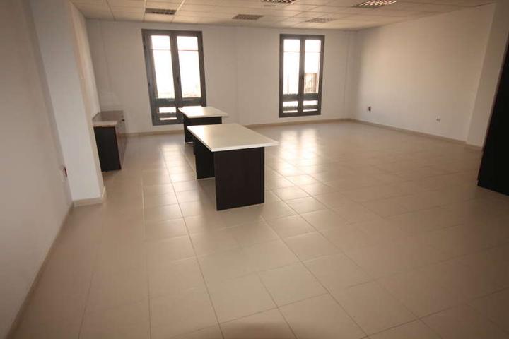 Local comercial en alquiler en Arrecife, Arrecife photo 0