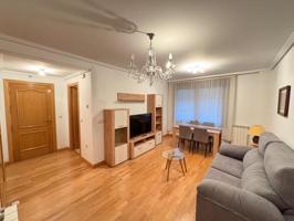 Apartamento en alquiler en Ponferrada, Alta photo 0