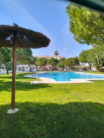 Apartamento en alquiler en Chiclana de la Frontera, Coto San José photo 0
