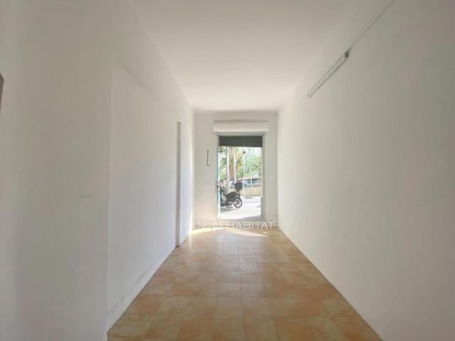 Local comercial en alquiler en Barcelona, El Baix Guinardó photo 0