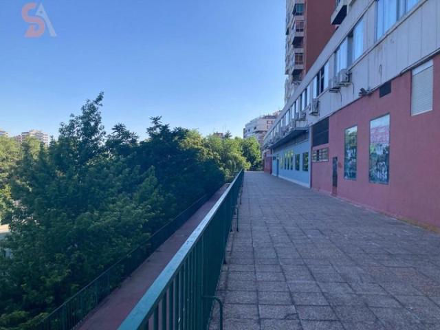 Local comercial en alquiler en Valladolid, Paseo Zorrilla photo 0