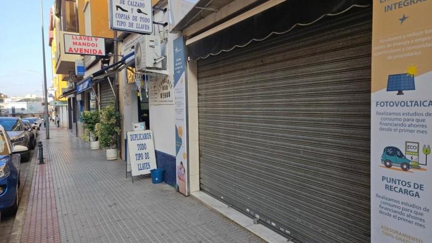 Local comercial en alquiler en Dos Hermanas, Reyes Católicos photo 0
