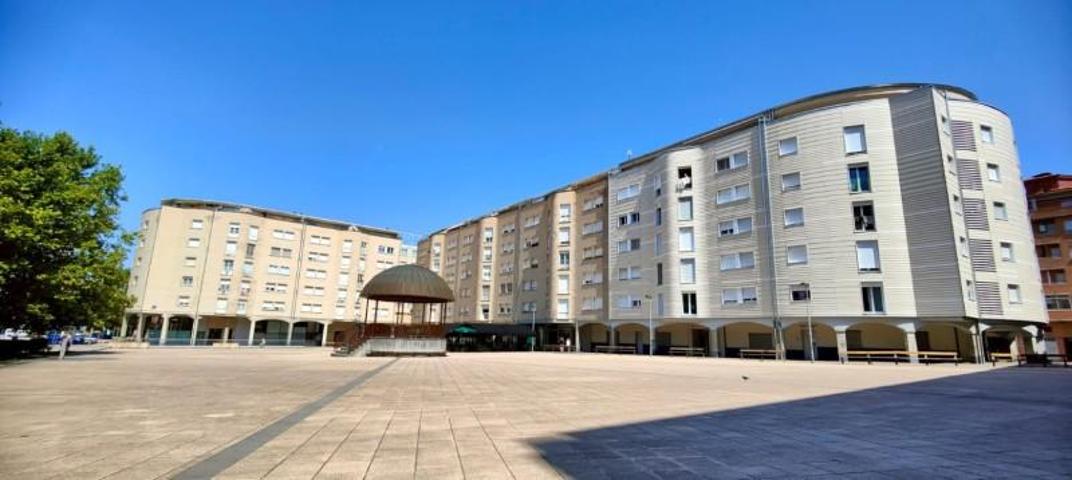 Local comercial en alquiler en Burlada-Burlata, Burlada-Burlata photo 0