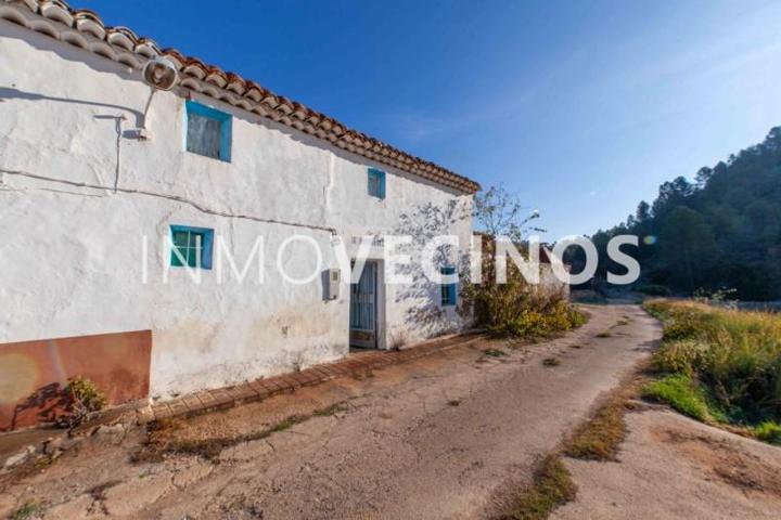 Casa con terreno en alquiler en Cofrentes, Polígono 18 Parcela 189 POLIGONO 18 PAR…, 46625 photo 0
