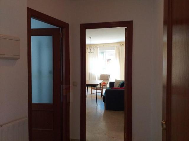 Apartamento en alquiler en Badajoz, Valdepasillas photo 0