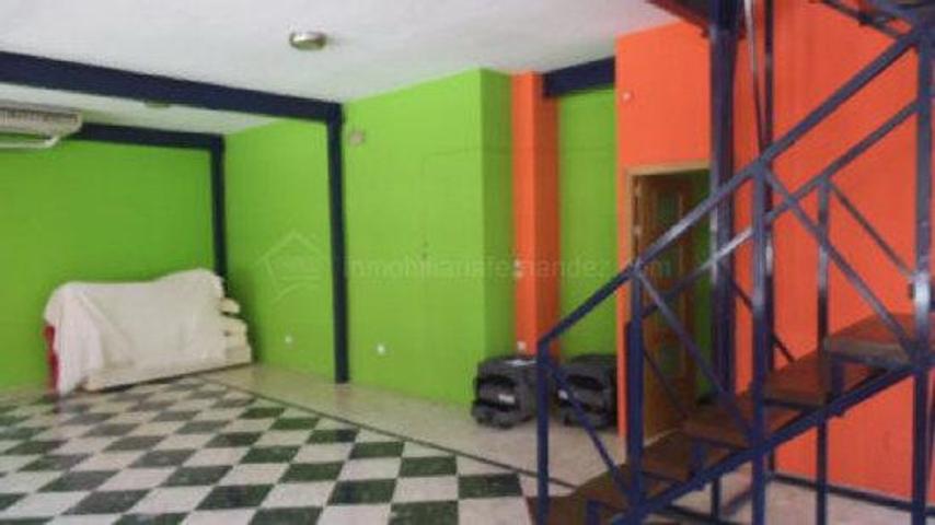 Local comercial en alquiler en Cáceres, Moctezuma photo 0