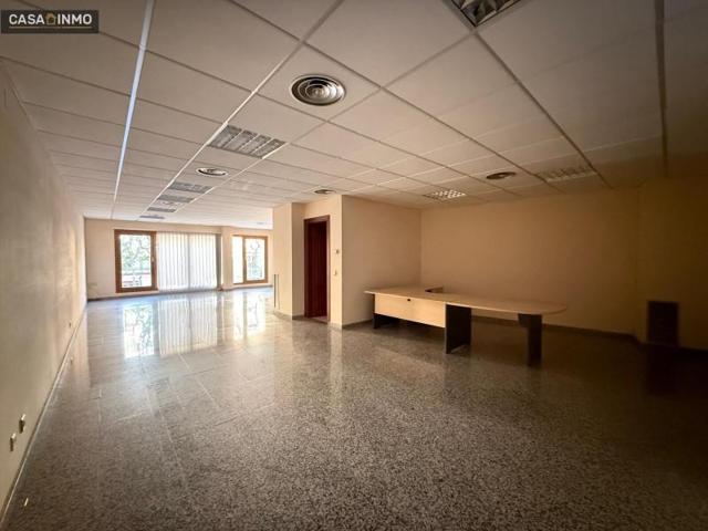Oficina en alquiler en Barbastro, Zona estacion de autobuses 1 photo 0