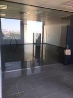 Local comercial en alquiler en Vigo, Beade photo 0