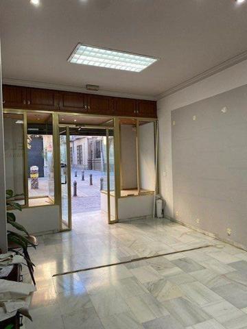 Local comercial en alquiler en Granada, San Antón photo 0