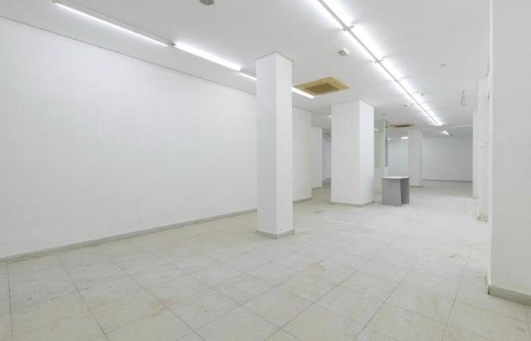 Local comercial en alquiler en Torrent, Avd. Al Vedat photo 0