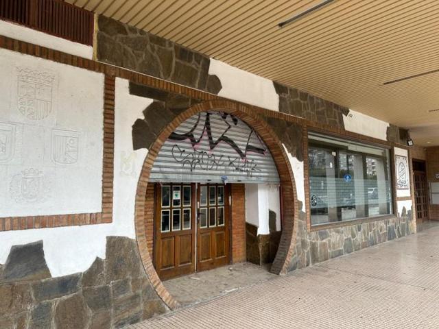 Local comercial en alquiler en Zaragoza, Almozara photo 0