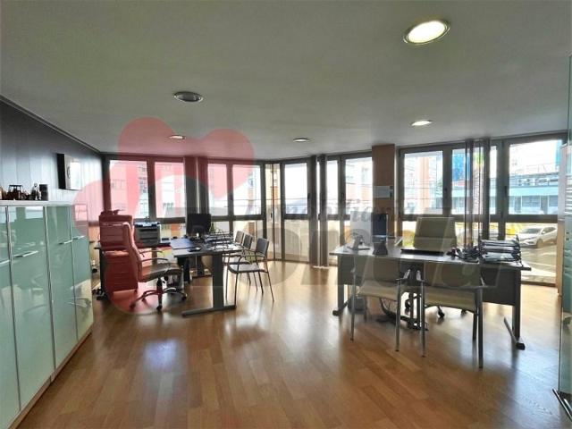 Oficina en alquiler en Lugo photo 0