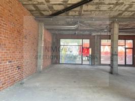 Local comercial en alquiler en La Bisbal d'Empordà photo 0