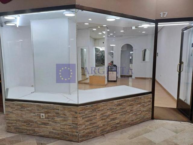 Local comercial en alquiler en Cáceres photo 0