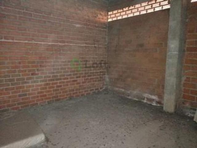 Local comercial en alquiler en Badajoz, Huerta Rosales photo 0