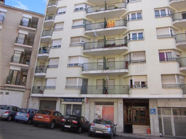 Local comercial en alquiler en Cervera, Cervera photo 0