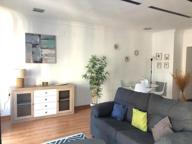 Apartamento en alquiler en Badajoz, Casco Antiguo photo 0