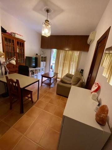 Apartamento en alquiler en Granada, Constitucion photo 0