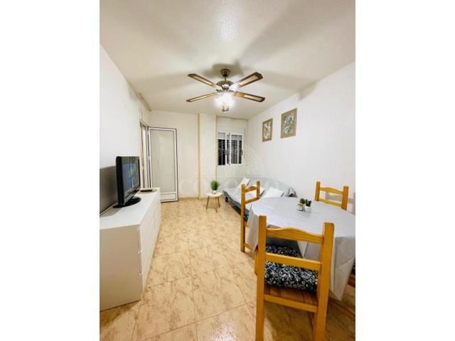 Apartamento en alquiler en Torrevieja photo 0