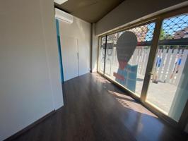 Local comercial en alquiler en Igualada, Poble Sec photo 0