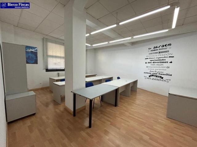 Local comercial en alquiler en Ponferrada, Estacion photo 0