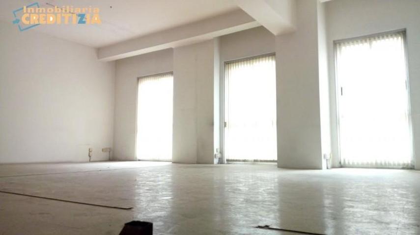 Local comercial en alquiler en Vigo, Avda. de Madrid photo 0