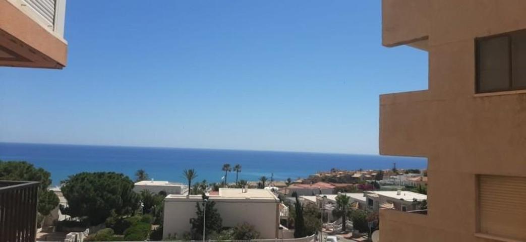 Apartamento en alquiler en Torrevieja, La Mata photo 0