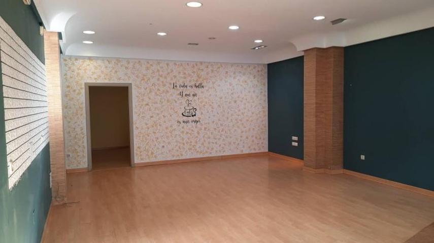 Local comercial en alquiler en Vigo, Traviesas photo 0