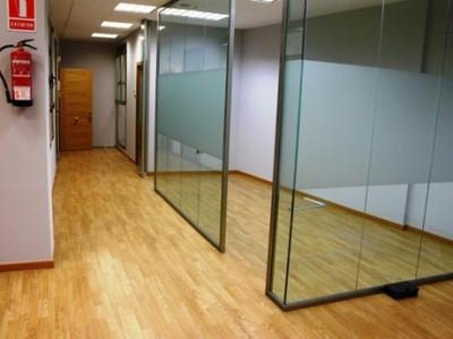 Oficina en alquiler en Badajoz, Sta. Marina photo 0