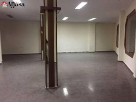 Local comercial en alquiler en Martos, Martos photo 0