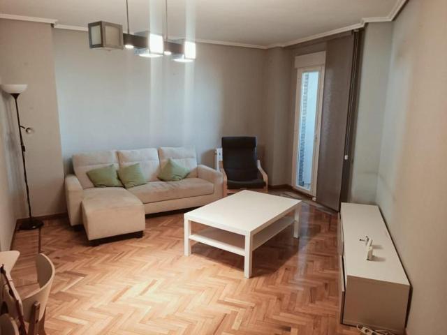 Apartamento en alquiler en Valladolid, Paseo Zorrilla photo 0