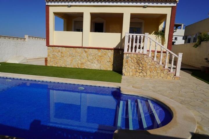 Chalet en alquiler en Mazarrón, Camposol photo 0