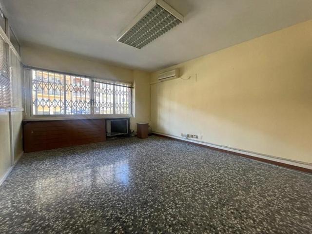 Oficina en alquiler en Castellón de la Plana, San Roque photo 0