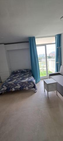 Piso en alquiler en La Pineda, Platja de la Pineda photo 0