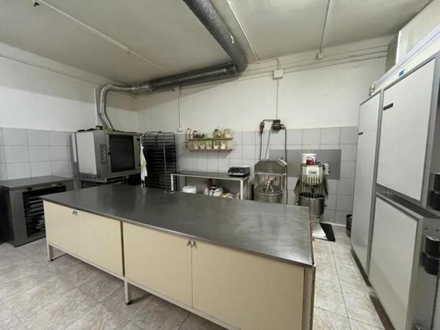 Local comercial en alquiler en Manresa photo 0