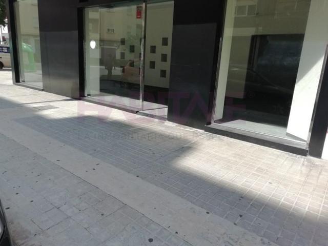 Local comercial en alquiler en Valencia, Patraix photo 0
